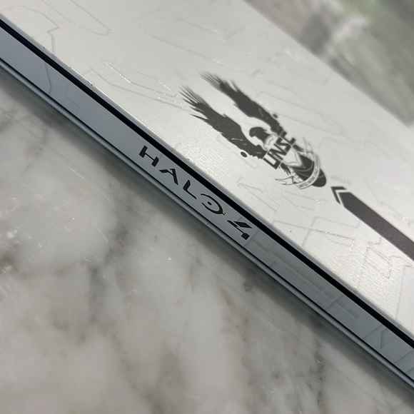 Halo 4 plus Halo 3 for the XBOX 360 - Picture 3 of 5